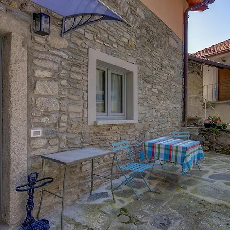 Vakantiehuis 2 Bedroom In Albagnano Di