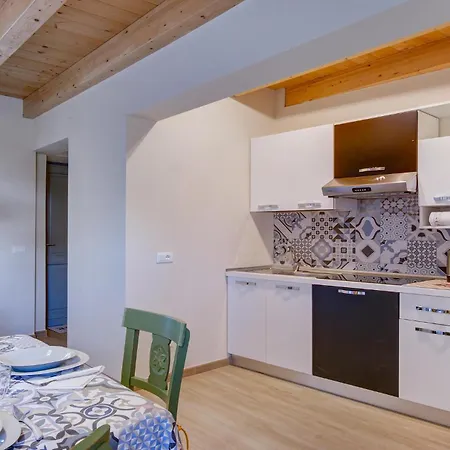 Cozy In Albagnano Di With Kitchenette Holiday home Bee