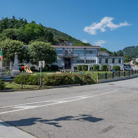 2 Bedroom In Albagnano Di Vakantiehuis *