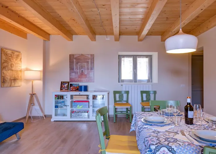 Dom wakacyjny 2 Bedroom In Albagnano Di *