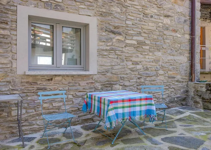 2 Bedroom In Albagnano Di * Bee