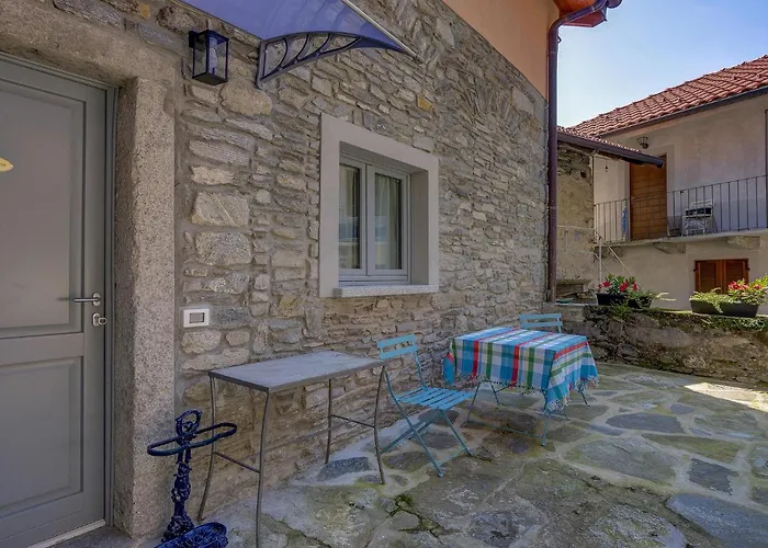 Dom wakacyjny 2 Bedroom In Albagnano Di