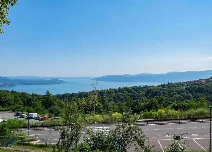 2 Bedroom In Albagnano Di Dom wakacyjny Bee