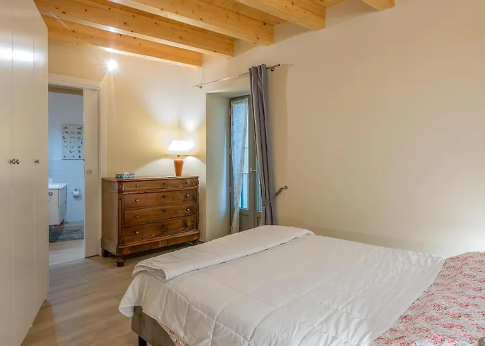 2 Bedroom In Albagnano Di 펜션 Bee