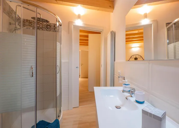 펜션 2 Bedroom In Albagnano Di Bee