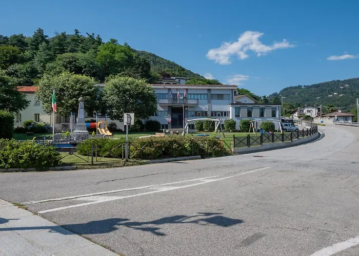 2 Bedroom In Albagnano Di 펜션 *